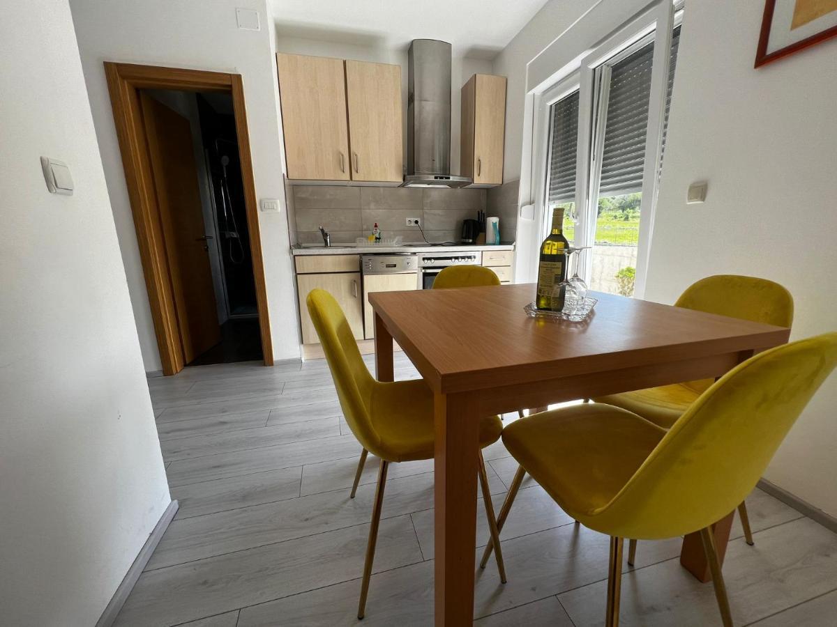 Apartments Petrusic 苏佩塔斯卡德拉加 外观 照片