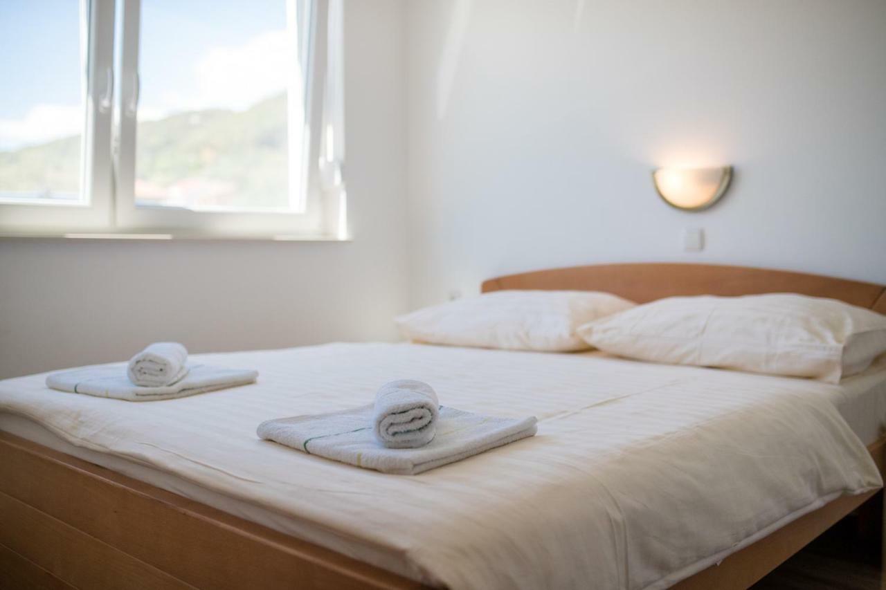 Apartments Petrusic 苏佩塔斯卡德拉加 外观 照片