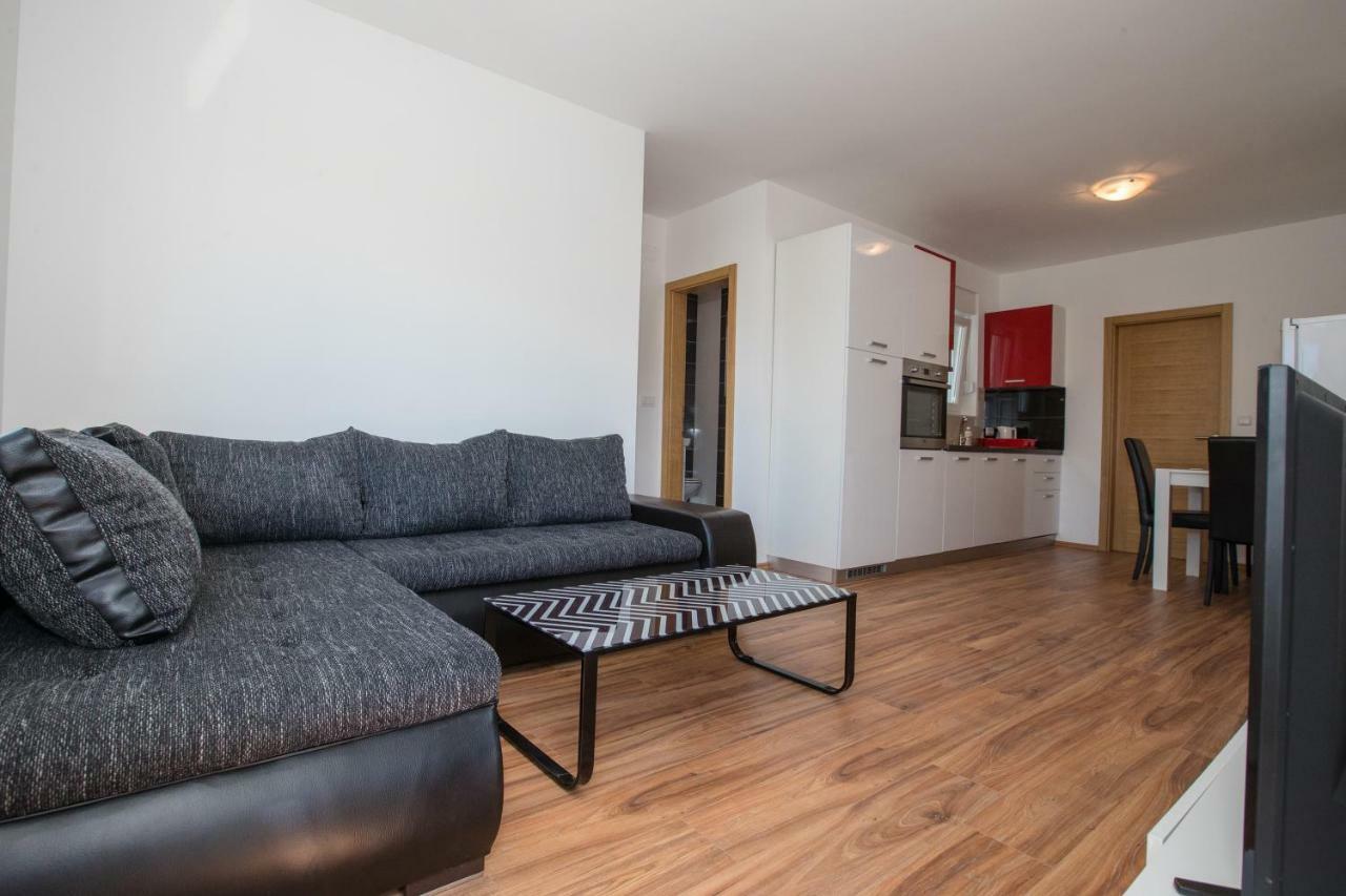 Apartments Petrusic 苏佩塔斯卡德拉加 外观 照片