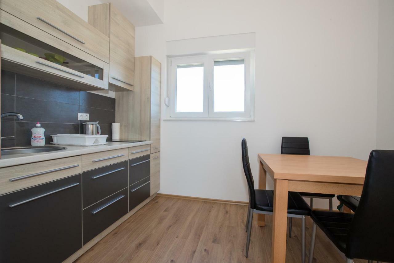 Apartments Petrusic 苏佩塔斯卡德拉加 外观 照片